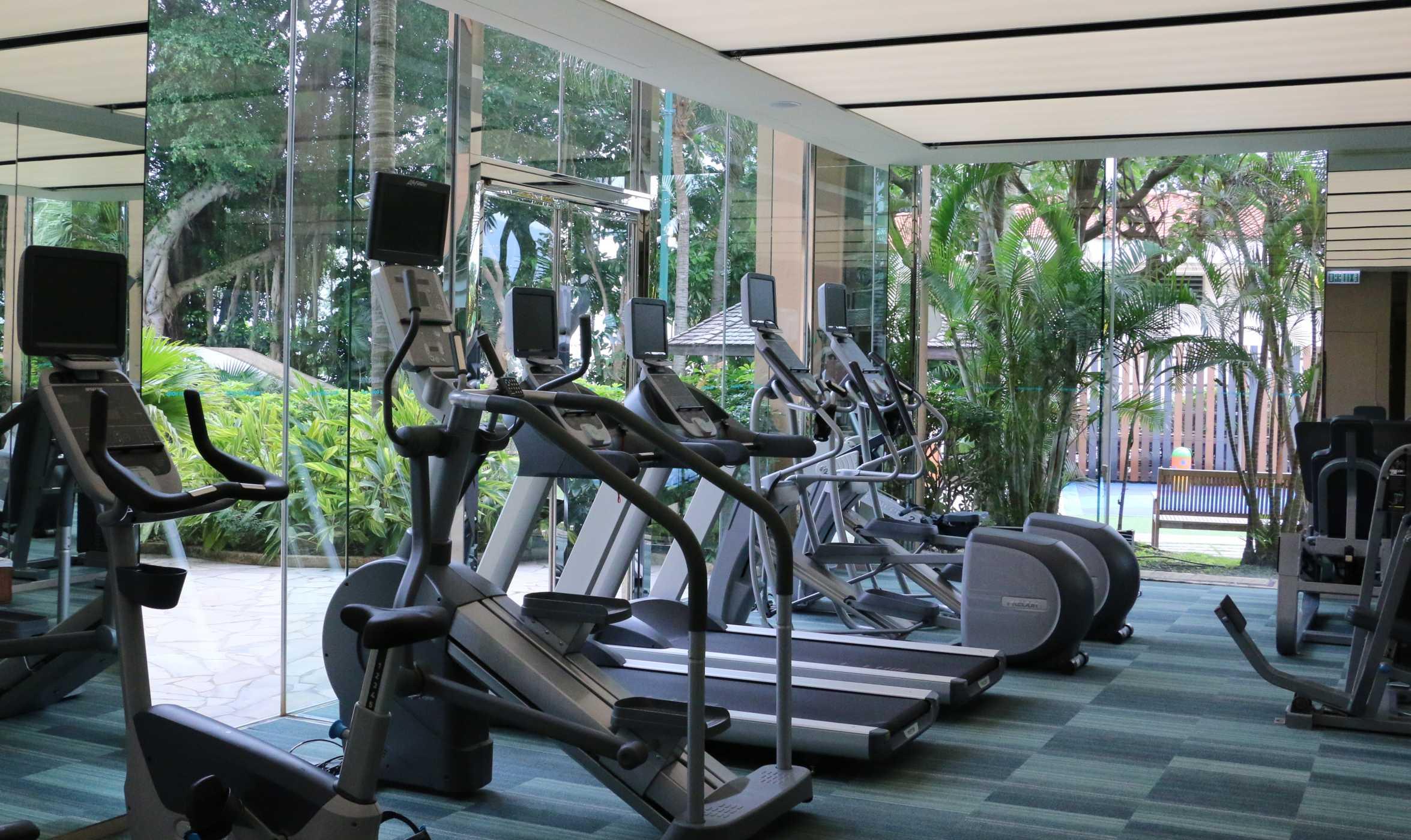 홍콩 골드 코스트 호텔 외부 사진 A gym at a hotel